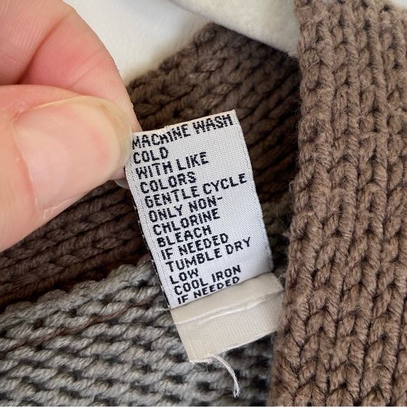 BKE Buckle Womens Medium Cardigan Sweater Brown Beige V Neck Button Front Cozy. - Picture 8 of 11